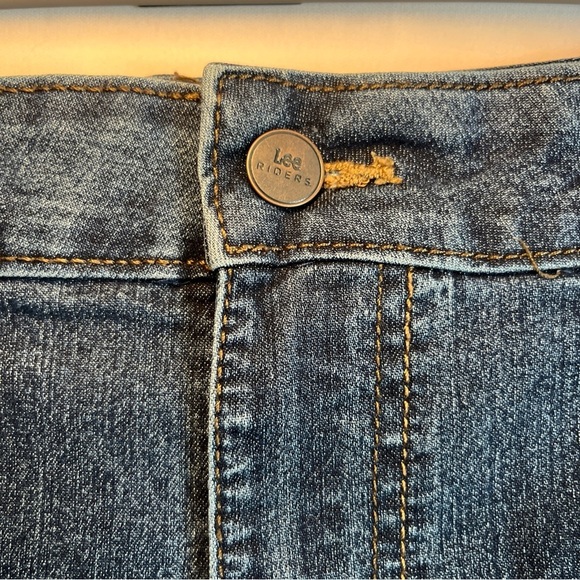 Lee Women's Classic Blue Midi Skort - Picture 7 of 12